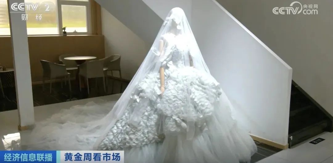 一天赶6场!整个朋友圈都在结婚?