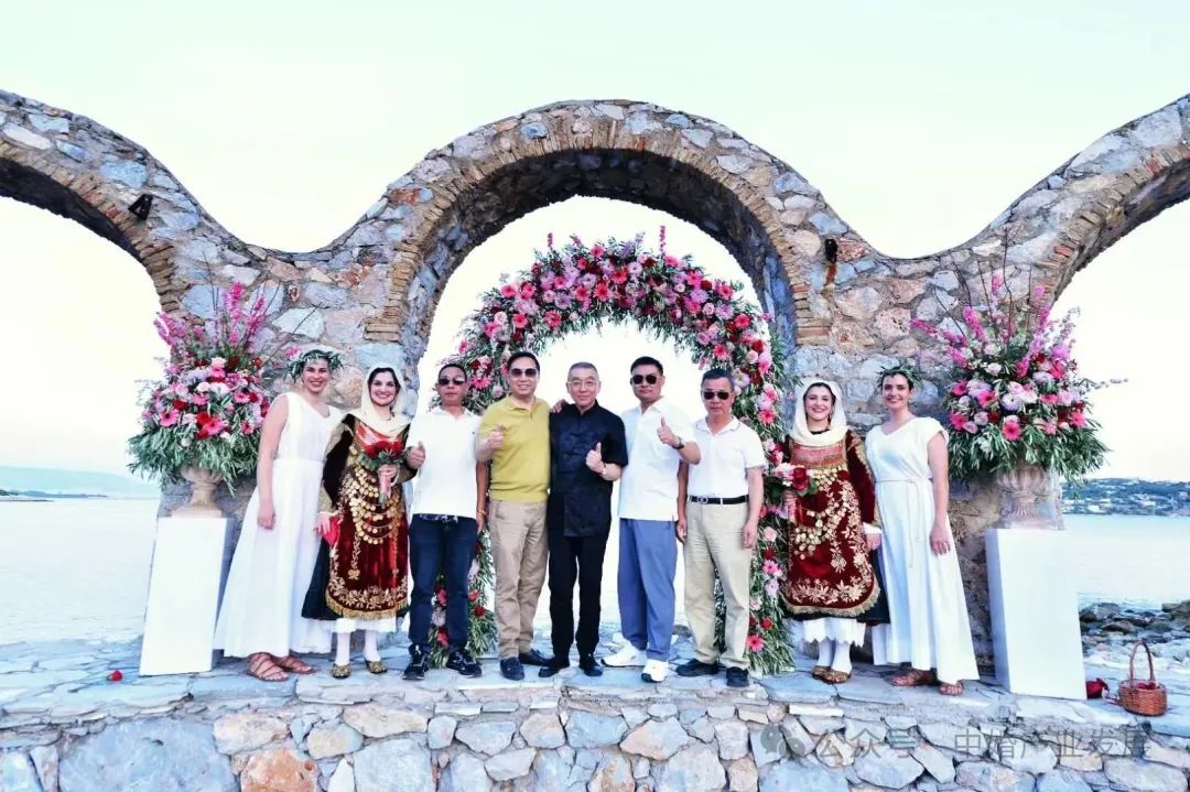 中国婚庆业代表团携4对新人在希腊举办目的地婚礼，体验蜜月旅行！